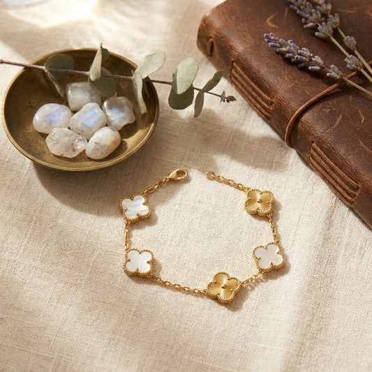 Zaraab Vintage Luck Clover Bracelet