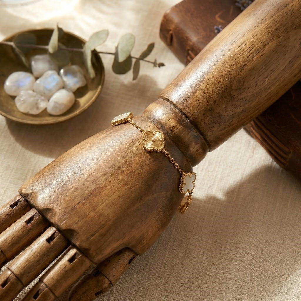 Zaraab Vintage Luck Clover Bracelet
